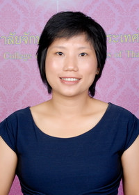  แพทย์หญิง อุบลรัตน์  เขียวฉ่ำ