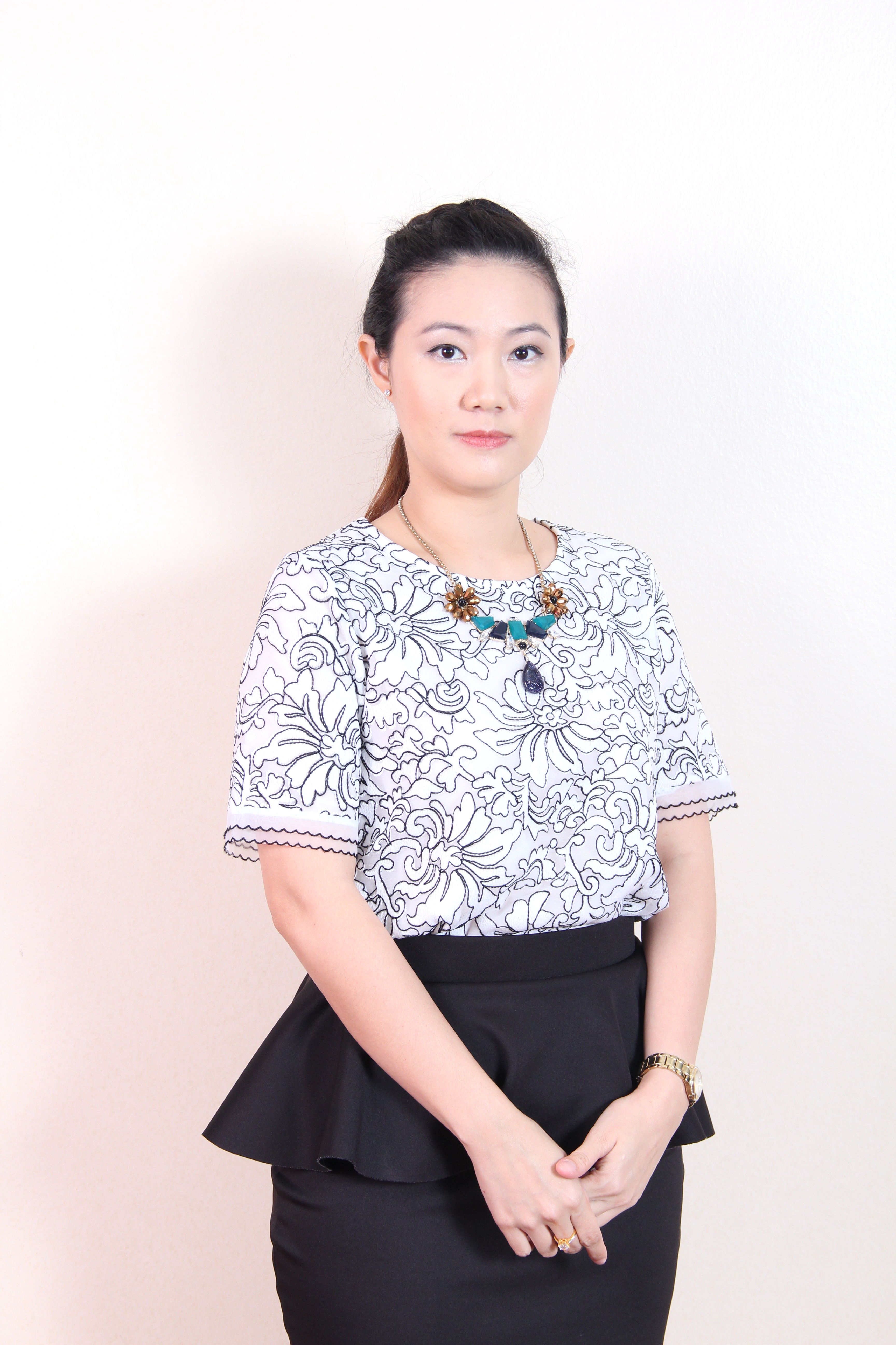ผู้ช่วยศาสตราจารย์  แพทย์หญิง สุธาสินี  สีนะวัฒน์