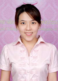 แพทย์หญิง ภัทรพร ศิรามพุช